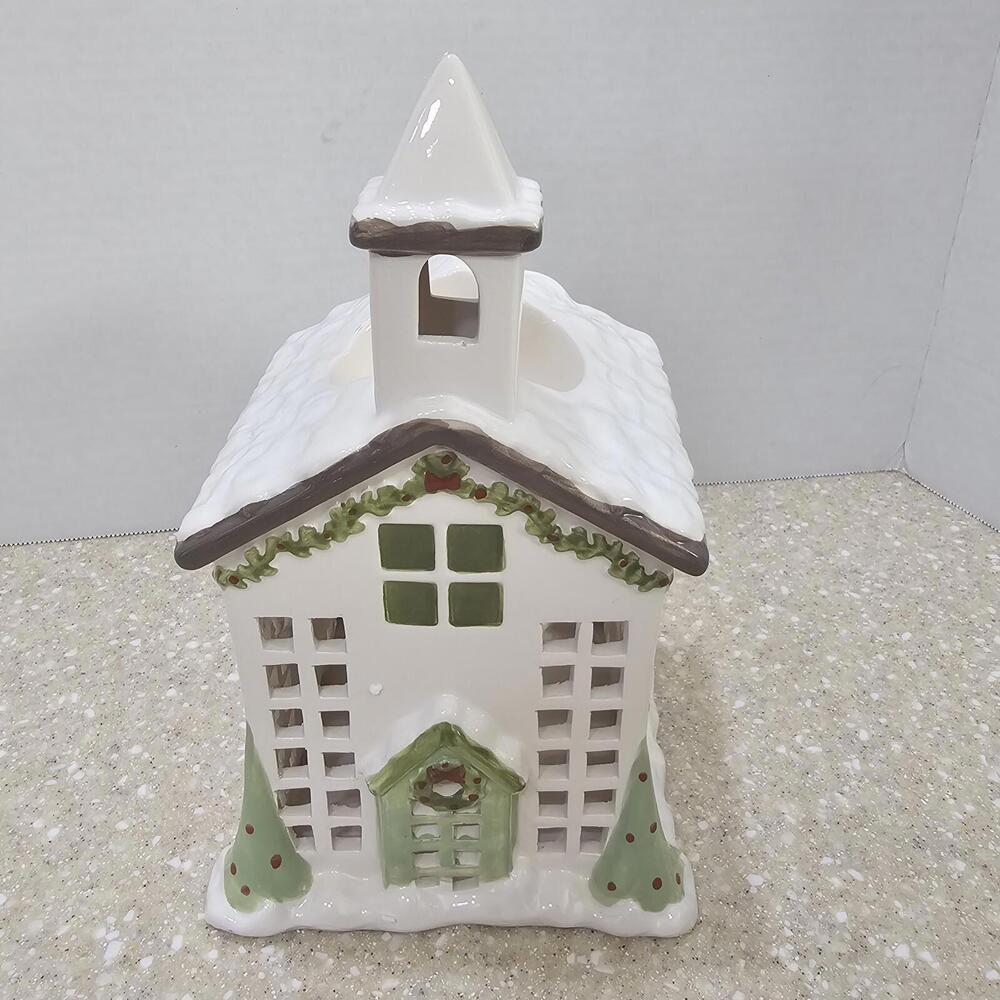 Partylite Village Square Chapel Fragrance Warmer P91137 NIB